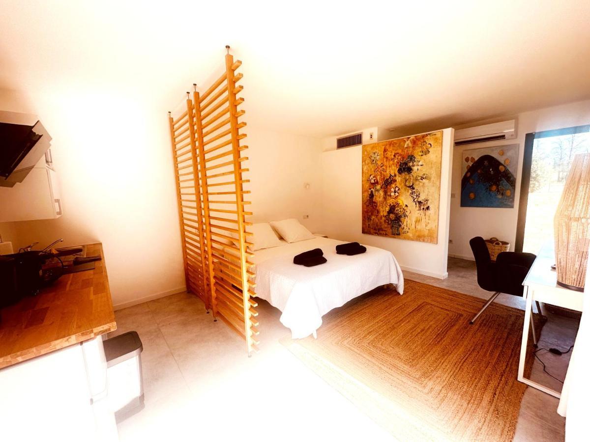 Les Madones Apartment นีมส์ ภายนอก รูปภาพ
