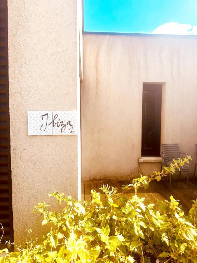 Les Madones Apartment นีมส์ ภายนอก รูปภาพ
